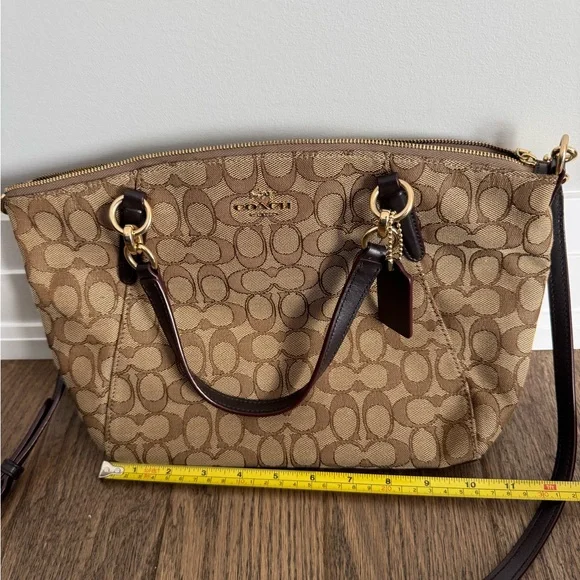 Coach Khaki Signature Canvas Shoulder Bag with Chestnut Trim - Picture 4 of 5